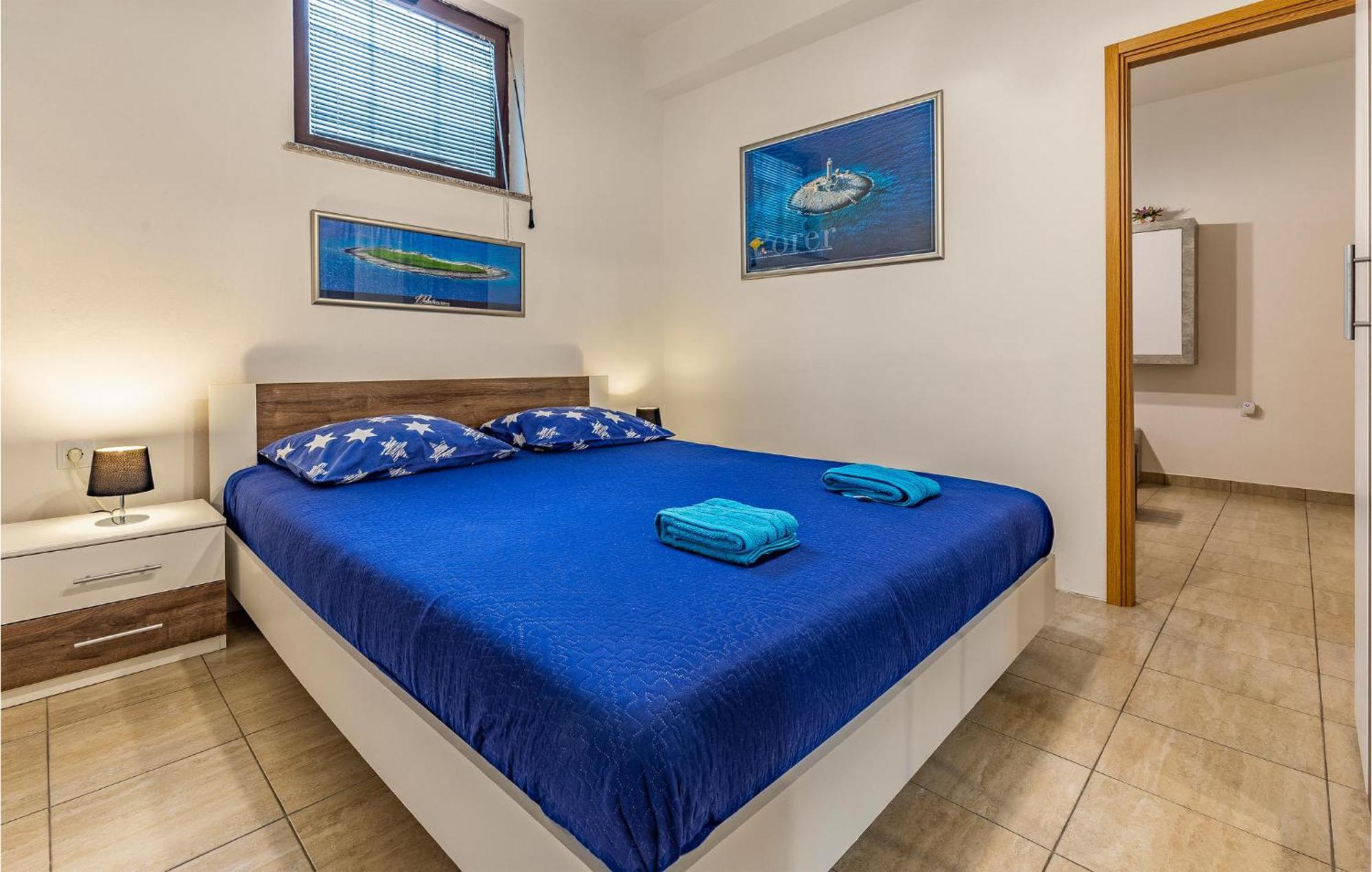 Amazing Apartment In Pula With Kitchen Екстериор снимка